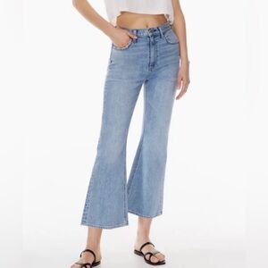 Aritzia Denim Forum THE TWIGGY HI-RISE FLARE Jeans Light Washed size 28/28L